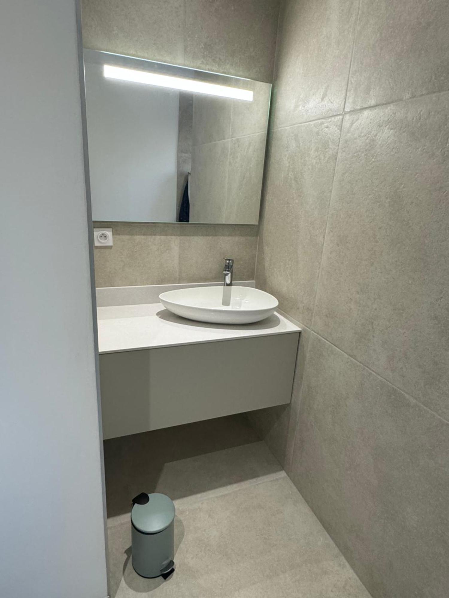 Privee Avec Salle De Bains Partagee-le Sapin Privatunterkunft